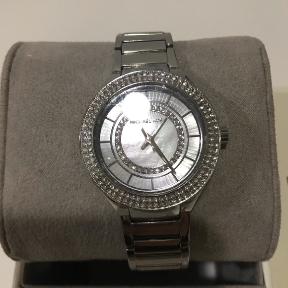 Michael Kors Women's Silvertone Round Face Kerry - Picture 7 of 7